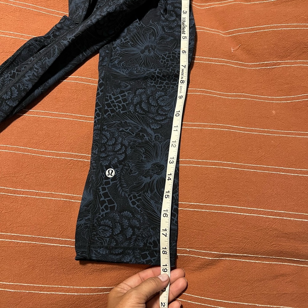 LULULEMON - Picture 5 of 5